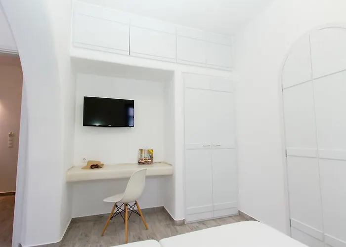 Enosis - Alia House Agios Prokopios (Naxos)