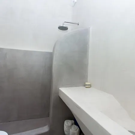 Enosis Apartments - Alia Beach House 펜션