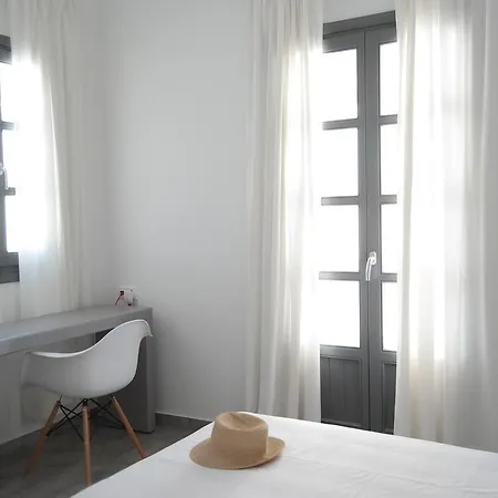 Enosis Apartments - Alia Beach House