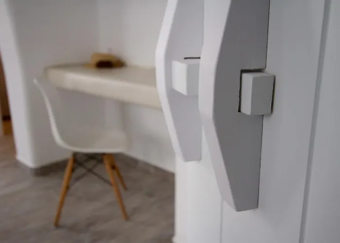 Enosis - Alia House *